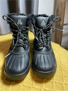 Nike ACG Black Faux-Fur Lined Winter Rain Boots
